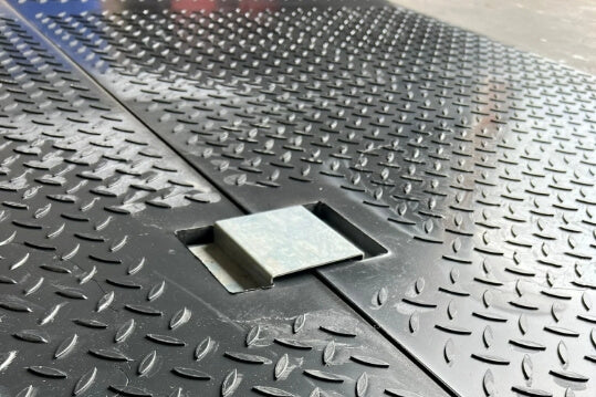 ground protection mat with connector